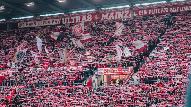 Futebol Bundesliga - Gazeta Mercantil