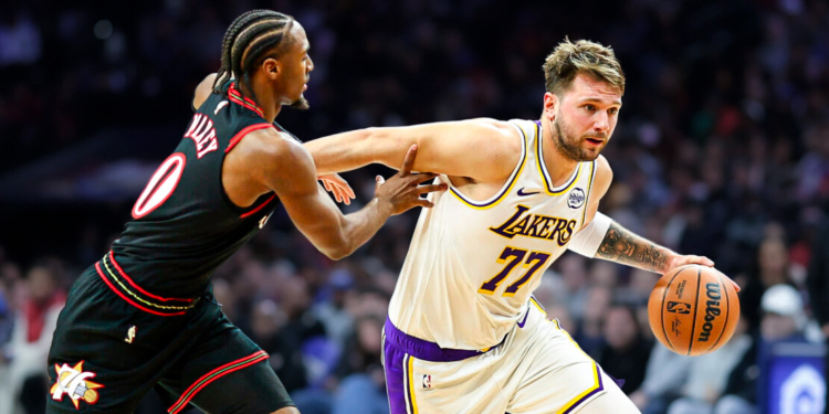 Lakers x 76ers: confronto decisivo antes do All-Star Game testa forças na NBA 2025-26 1 GAZETA MERCANTIL Lakers X 76Ers: Confronto Decisivo Antes Do All-Star Game Testa Forças Na Nba 2025-26 - Gazeta Mercantil