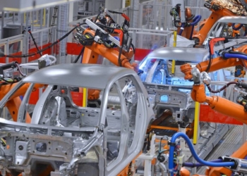 Produção Industrial Avança 0,9% Em Fevereiro, Mas Queda Anual Expõe Recuperação Desigual - Gazeta Mercantil