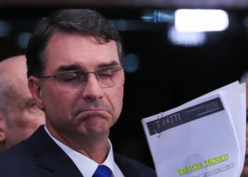 Flávio Bolsonaro - Gazeta Mercantil