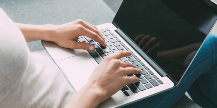 Inteligência Artificial No Trabalho Acelera Tarefas, Mas Amplia Cansaço E Revisão - Gazeta Mercantil