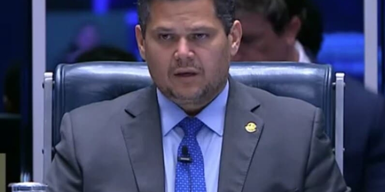 Alcolumbre - Gazeta Mercantil