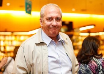 Franklin Martins É Deportado Do Panamá Por Prisão Durante Ditadura Militar De 1968; Panamá Pede Desculpas Ao Brasil - Gazeta Mercantil