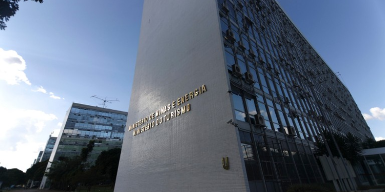 Ministério de Minas e Energia (MME) consulta setor sobre 80 concessões hidrelétricas que vencem até 2032 1 GAZETA MERCANTIL Mme Consulta Setor Sobre 80 Concessões Hidrelétricas Que Vencem Até 2032-Gazeta Mercantil