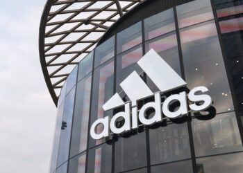 Adidas Tenta Virar O Jogo Contra A Nike Após Recorde Histórico, Mas Ações Seguem Pressionadas Na Bolsa - Gazeta Mercantil