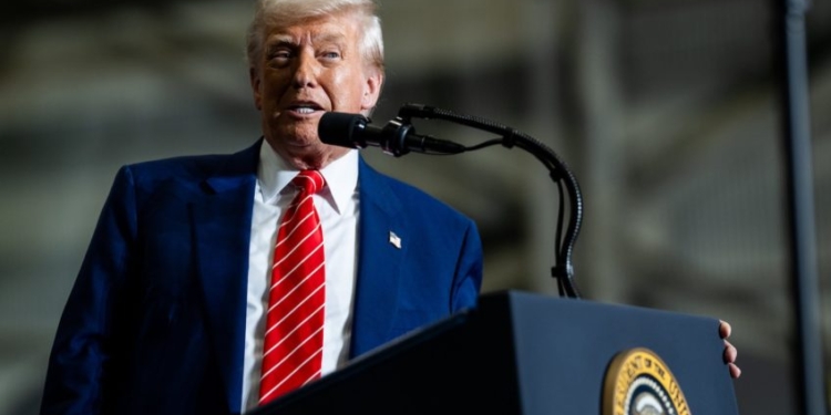 Trump Pede Rendição Do Irã Após Ofensiva Militar Histórica E Morte De Ali Khamenei - Gazeta Mercantil