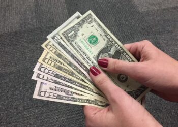 Gastos De Brasileiros No Exterior Batem Recorde Com Dólar Mais Baixo E Surpreendem Mercado-Gazeta Mercantil