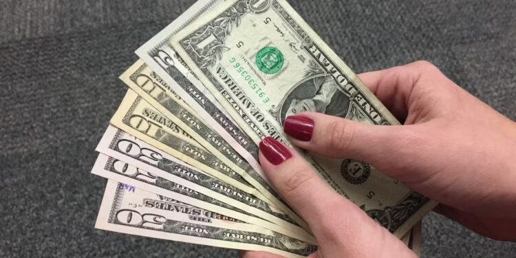 Gastos De Brasileiros No Exterior Batem Recorde Com Dólar Mais Baixo E Surpreendem Mercado-Gazeta Mercantil