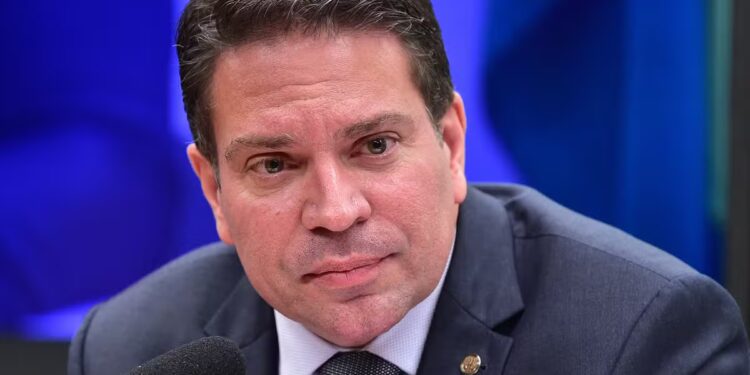 Caso Ramagem: Brasil Aplica Reciprocidade E Retira Oficial Dos Eua Do País - Gazeta Mercantil