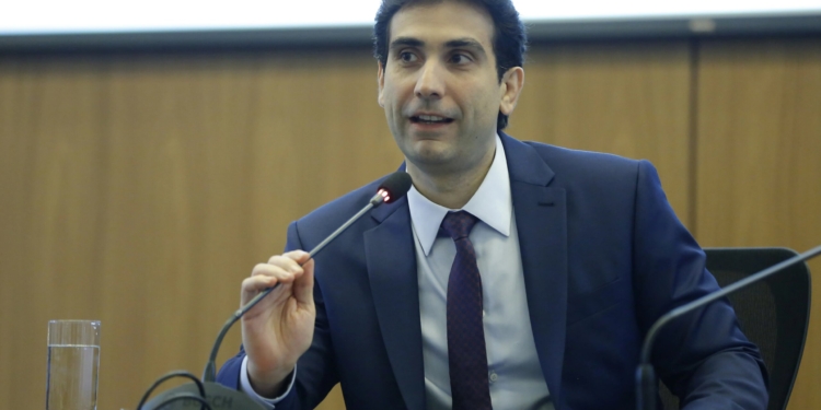 Galípolo Diz Que Venda De Carteira Nova Pelo Master Acendeu Alerta No Banco Central - Gazeta Mercantil
