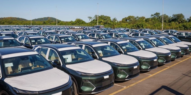 Geely cresce 190% no Brasil e supera 4 mil carros emplacados em abril 1 GAZETA MERCANTIL Geely Cresce 190% No Brasil E Supera 4 Mil Carros Emplacados Em Abril - Gazeta Mercantil