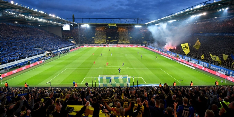 Hoffenheim X Borussia Dortmund: Onde Assistir, Horário E Análise Completa Do Duelo Pela Bundesliga O Confronto Hoffenheim X Borussia Dortmund Desponta Como Um Dos Principais Jogos Da Rodada Da Bundesliga, Reunindo Duas Equipes Com Perfis Distintos, Mas Inseridas Em Um Mesmo Ambiente De Alta Competitividade. Marcado Para As 10H30 (Horário De Brasília), O Duelo Atrai A Atenção De Torcedores E Analistas Que Acompanham O Futebol Alemão. Neste Contexto, Hoffenheim X Borussia Dortmund Ganha Relevância Não Apenas Pelo Peso Dos Clubes Envolvidos, Mas Também Pelo Impacto Direto Na Tabela E Nas Ambições De Cada Equipe Dentro Da Temporada. A Seguir, Uma Cobertura Completa Com Foco Em Transmissão, Cenário Competitivo E Análise Tática Aprofundada.-Gazeta Mercantil