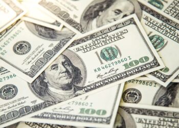 Dólar Fecha Abaixo De R$ 5 E Ibovespa Bate Recorde Em Sessão Marcada Por Tensão No Oriente Médio - Gazeta Mercantil