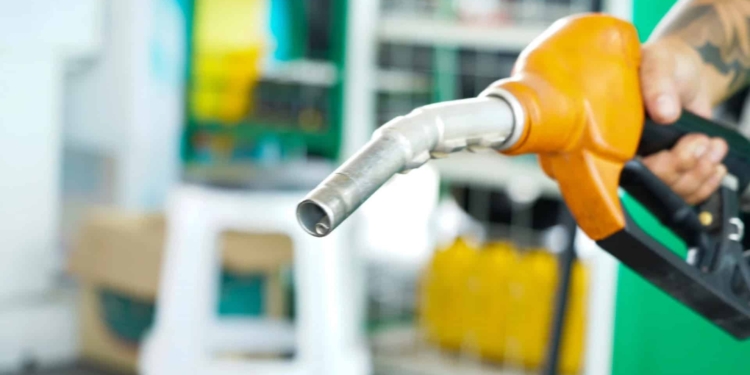 Aumento Da Gasolina Volta Ao Radar Com Pressão Do Petróleo E Tensão No Oriente Médio - Gazeta Mercantil