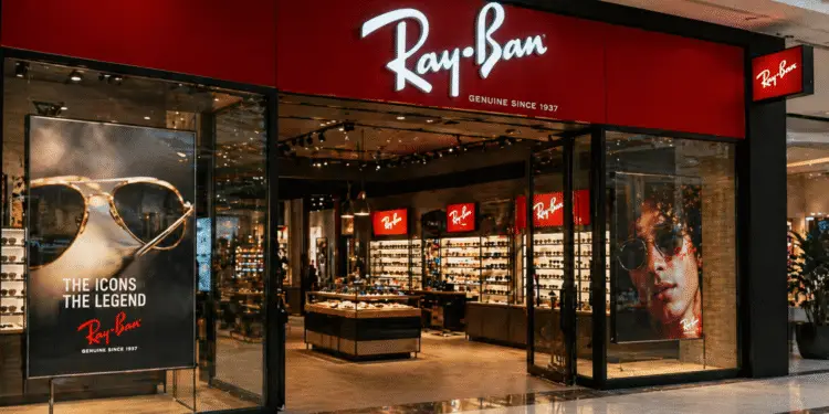 Disputa entre herdeiros pressiona comando da dona da Ray-Ban após queda das ações 1 GAZETA MERCANTIL Aconselho Da Essilorluxottica Fecha Apoio A Francesco Milleri Enquanto Leonardo Maria Del Vecchio Amplia Críticas À Gestão E Busca Maior Influência Sobre A Holding Familiar Delfin-Gazeta Mercantil