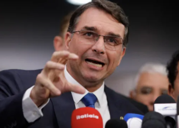 Alvo Da Operação Compliance Zero, Senador Do Pp Era Visto Como Ponte Entre Bolsonarismo E Centrão Para 2026; Investigação Da Pf Impõe Novo Desgaste À Construção Eleitoral Da Direita - Gazeta Mercantil