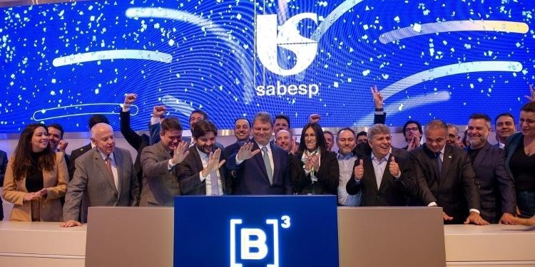 MP-SP analisa ligação entre Equatorial, Banco Master e privatização da Sabesp 1 GAZETA MERCANTIL Tarcísio De Freitas Comemora Privatização Da Sabesp