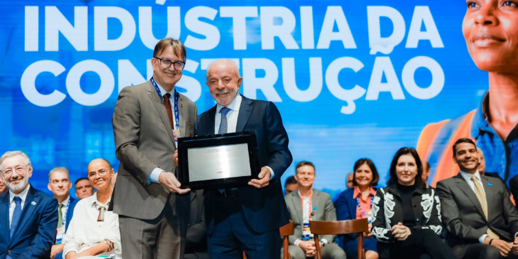 Lula Lança Move Aplicativos Com R$ 30 Bilhões Em Crédito Para Motoristas E Taxistas - Gazeta Mercantil