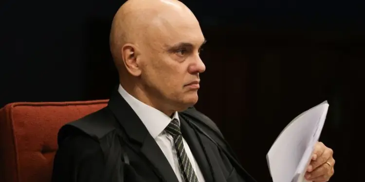 Moraes chama apuração contra ele de “investigação fraudulenta” e acusa Mendonça 1 GAZETA MERCANTIL Pedido Decorre De Vazamentos Ligando Eduardo À Gestão Financeira Do Filme De Bolsonaro, Gravado Nos Eua.