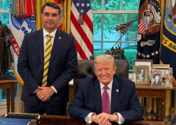 Flavio Bolsonaro E Donald Trump - Gazeta Mercantil
