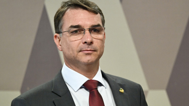 Flávio Bolsonaro Não Registrou Missão Oficial Com Ônus Para Viagem Aos Eua, Diz Senado