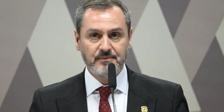 André Mendonça afasta Andrei Rodrigues do comando da PF e manda investigar relatórios 1 GAZETA MERCANTIL Comissão Vota Convite A Andrei Por Troca De Delegado Em Caso Sobre Lulinha