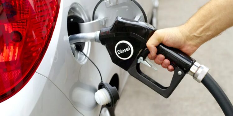 Lula muda regra para garantir repasse de desconto no diesel e no gás de cozinha 1 GAZETA MERCANTIL Diesel Puxa Alta Dos Combustíveis Em Abril, Mas Indica Desaceleração