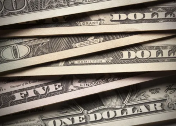 Dólar Hoje Fecha A R$ 5,026 Em Queda Com Exterior No Radar - Gazeta Mercantil - Dólar