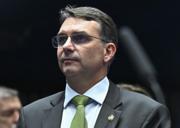 Flávio Bolsonaro Não Assinou Três Dos Cinco Pedidos De Cpi Sobre O Banco Master - Gazeta Mercantil
