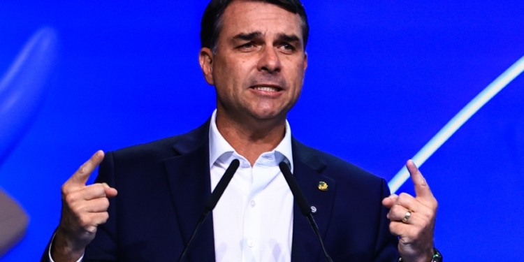 Moraes Envia À Pgr Pedido Para Apurar Ligação De Vorcaro Com Eduardo, Flávio E Jair Bolsonaro - Gazeta Mercantil - Política