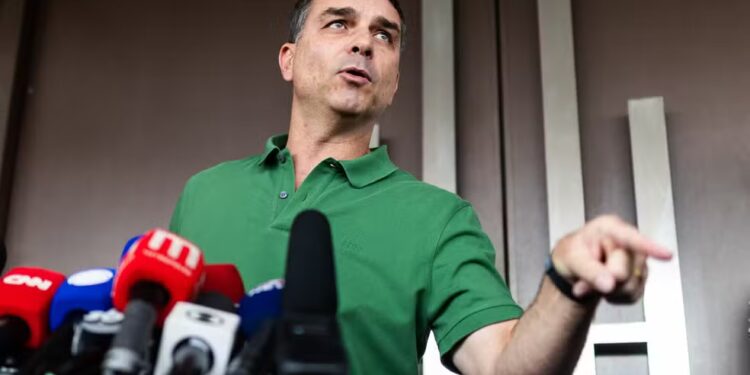 Pt, Pcdob E Pv Pedem Investigação Contra Flávio E Eduardo Bolsonaro À Pgr - Gazeta Mercantil
