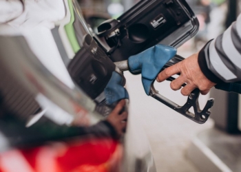 Gasolina fica em R$ 6,58, diesel cai a R$ 6,94 e botijão sobe na semana 4 GAZETA MERCANTIL Gasolina Fica Em R$ 6,58, Diesel Cai A R$ 6,94 E Botijão Sobe Na Semana - Gazeta Mercantil