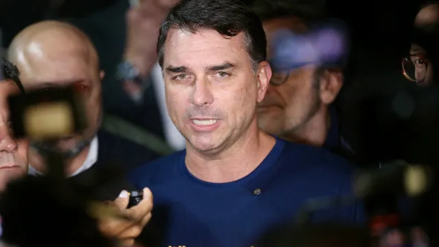 Flavio Bolsonaro - Gazeta Mercantil
