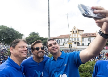 Autoridades Dos Governos Federal, Estadual E Municipal Acompanharam A Marcha Para Jesus No Centro Da Capital Paulista.