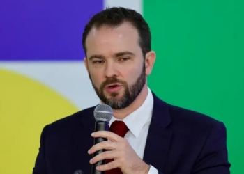 FMI eleva previsão de crescimento do Brasil para 2026, confirma ministro da Fazenda 6 GAZETA MERCANTIL O Ministro Da Fazenda, Dario Durigan - Gazeta Mercantil