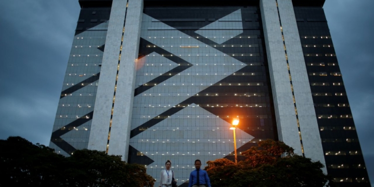 BBAS3 cai 3,75% com avanço de Flávio Bolsonaro e tensão entre Brasil e EUA 1 GAZETA MERCANTIL Bbas3 Cai 3,75% Com Avanço De Flávio Bolsonaro E Tensão Entre Brasil E Eua - Gazeta Mercantil - Mercados