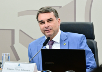 ‘Tariflávio’ Pressiona Flávio Bolsonaro Nas Redes Em Meio A Crise Sobre Tarifaço E Pix - Gazeta Mercantil
