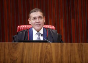 Tse Restringe Telões De Lula; Flávio Bolsonaro Também Usou Painéis De Led - Gazeta Mercantil - Política