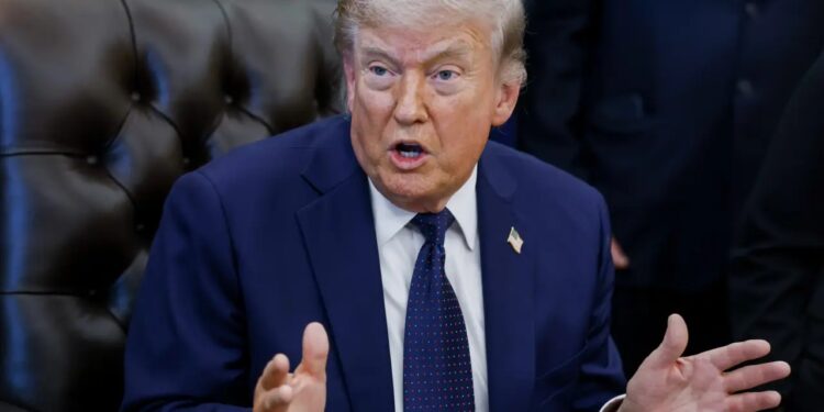 Guerra com Irã derruba aprovação de Trump a 34%, pior nível do mandato 1 GAZETA MERCANTIL Donald Trumo - Gazeta Mercantil