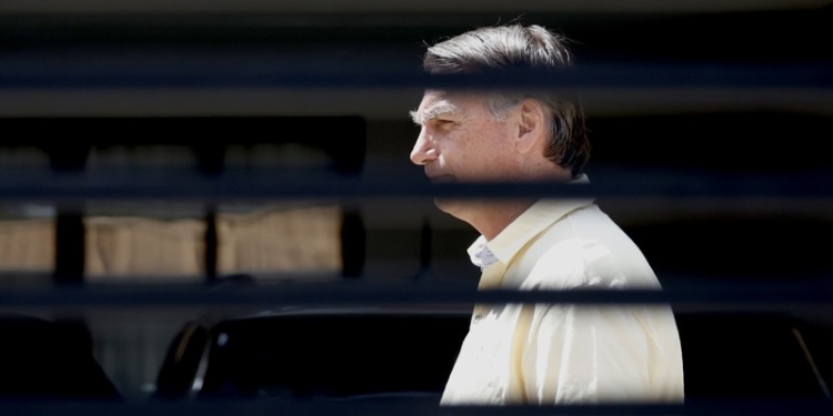 Bolsonaro depõe sobre arma apreendida em blitz a dois dias do fim da prisão domiciliar 1 GAZETA MERCANTIL Bolsonaro - Gazeta Mercantil