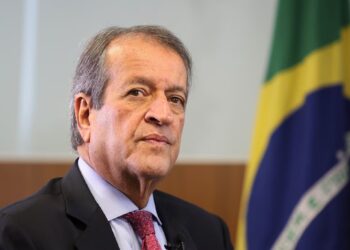 Valdemar Costa Neto Reprova Carta De Flávio Bolsonaro E Diz Que “Ninguém Aprovou” Documento - Gazeta Mercantil - Política