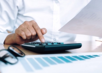 Avanço Da Desmonetização Desafia O Brasil A Substituir Um Sistema Tributário Complexo Por Um Mecanismo Mais Simples, Eficiente E Adaptado Às Transações Eletrônicas.