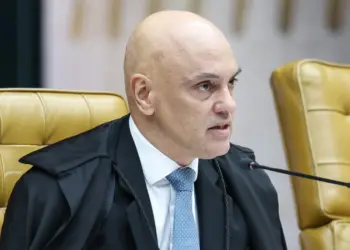 Ministro Concluiu Que Não Houve Falta Grave Para Justificar O Retorno Ao Regime Fechado, Mas Revogou O Porte De Arma, O Registro De Cac E Determinou A Entrega De Todo O Arsenal Do Ex-Presidente.