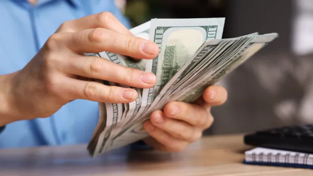 Dólar fecha a R$ 5,15 em 26/08 com inflação dos EUA e expectativa de corte da Selic 1 GAZETA MERCANTIL Dolar - Gazeta Mercantil