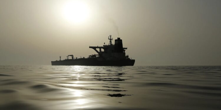 Petróleo hoje: Brent cai a US$ 105,69 e WTI sobe com tensão no Oriente Médio 1 GAZETA MERCANTIL Petróleo Hoje - Gazeta Mercantil