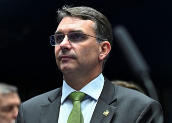 Flávio Bolsonaro Apresenta Plano De Governo Com Corte De Ministérios, 5 Novos Presídios E Fim Da Reeleição-Gazeta Mercantil