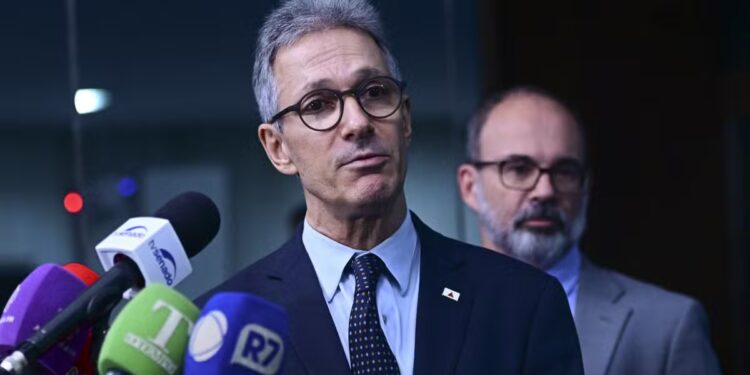 Zema propõe privatizar estatais e limitar STF; dívida de Minas chega a R$ 208,8 bi 1 GAZETA MERCANTIL Defensor Da Anistia A Bolsonaro, Zema Agora Propõe ‘Rejugalmento’ Do Ex-Presidente