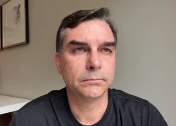 Flávio Bolsonaro Aparece Filiado Ao Missão No Tse E Trava Registro De Candidatura - Gazeta Mercantil - Política