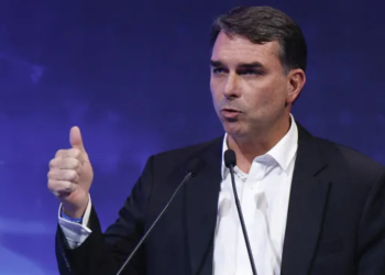 PF: Flávio destinou emenda a miliciano condenado 6 GAZETA MERCANTIL Pf: Flávio Destinou Emenda A Miliciano Condenado - Gazeta Mercantil - PolÃtica
