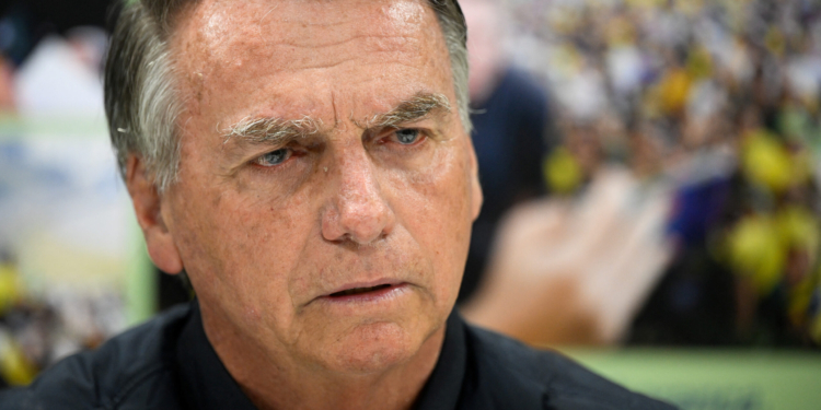 PF busca armas na casa de Bolsonaro após divergência em registros 1 GAZETA MERCANTIL Bolsonaro Diz Ao Stf Que Não Autorizou Live De Flávio Com Carta E Tenta Afastar Violação De Restrições - Gazeta Mercantil